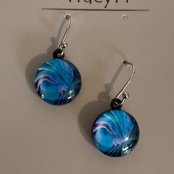 Tracy H handmade resin earrings $10 💙 - Picture 2 of 5
